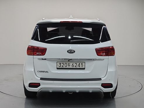 Kia Carnival 9-Seater Luxury — пробег 223 923 км — фото 3 из 5