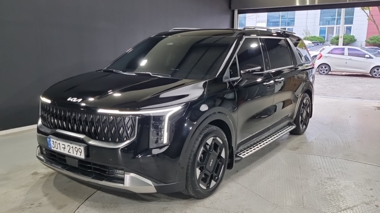 Kia Carnival Diesel 9-Seater Noblesse — пробег 42 800 км — фото 1 из 5