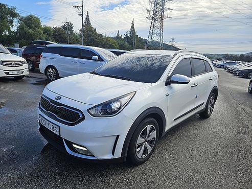 Kia Niro Prestige — пробег 167 846 км — фото 2 из 5