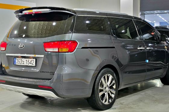 Kia Carnival 7-seater Limousine President — пробег 246 854 км — фото 4 из 5