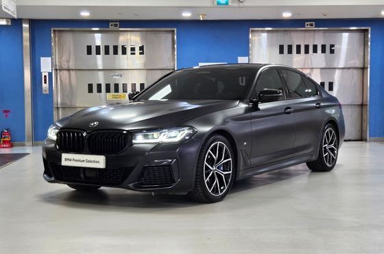 BMW 5-Series 530i M Sport Package — пробег 56 313 км — фото 1 из 5