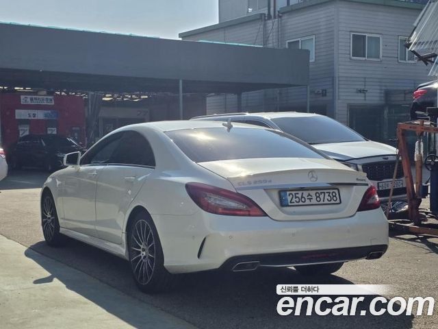 Mercedes-Benz CLS-Class CLS250 d 4MATIC AMG Line — пробег 122 331 км — фото 3 из 3