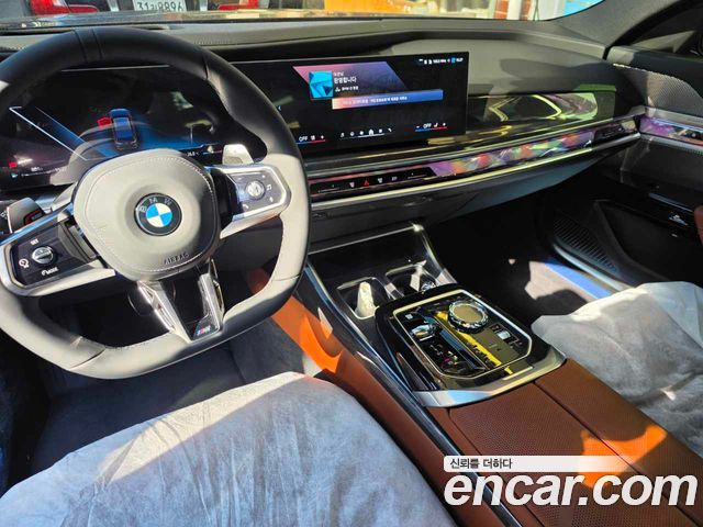 BMW 7-Series 740d xDrive M Sport — пробег 40 км — фото 2 из 5