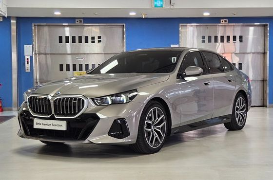 BMW 5-Series 520i M Sport — пробег 4 150 км — фото 1 из 5