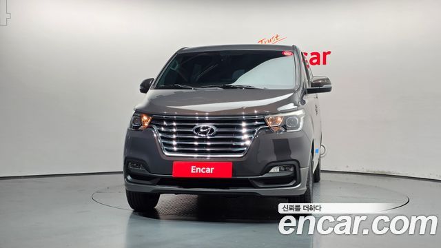 Hyundai Starex 4WD Urban 9-Seater Exclusive — пробег 60 506 км — фото 3 из 5