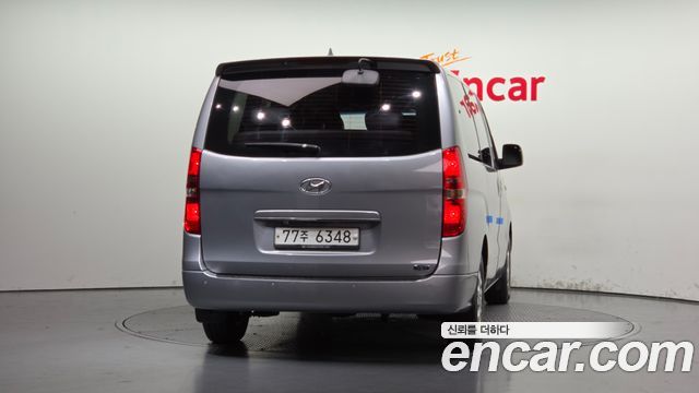 Hyundai Starex 11-Seater Wagon CVX Luxury — пробег 173 089 км — фото 4 из 5