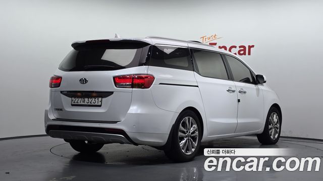 Kia Carnival из Кореи Encar