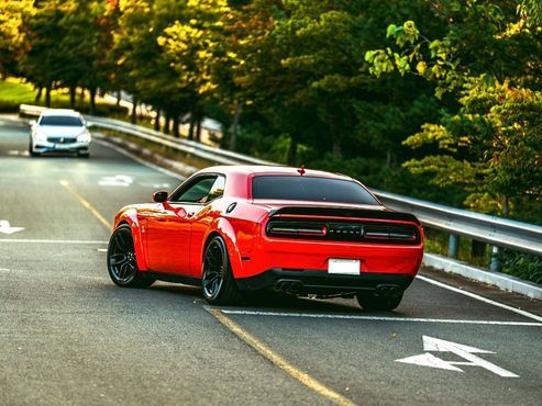 Dodge Challenger 6.4 — пробег 7 500 км — фото 2 из 5