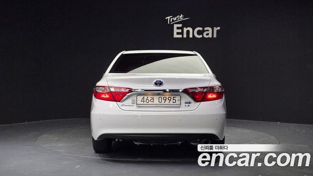Toyota Camry Hybrid LE — пробег 128 185 км — фото 4 из 5