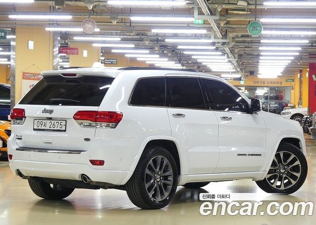 Jeep Cherokee 3.0 Diesel Overland WK2 — пробег 99 324 км — фото 3 из 5