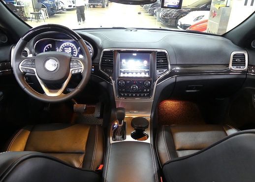 Jeep Cherokee 3.0 Diesel Overland WK2 — пробег 99 324 км — фото 4 из 5