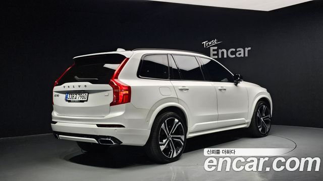 Volvo XC90 T8 R-Design Hybrid — пробег 83 737 км — фото 2 из 5