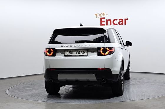 Land Rover Discovery Sport 2.0 TD4 HSE Luxury — пробег 78 029 км — фото 4 из 5