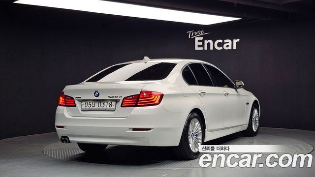 BMW 5-Series 520d xDrive — пробег 77 203 км — фото 2 из 5