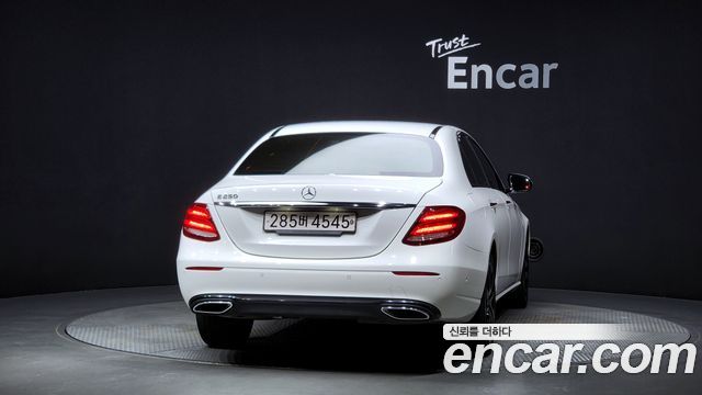 Mercedes-Benz E-Class E250 Avantgarde — пробег 40 244 км — фото 4 из 5