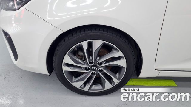 Kia Carens из Кореи Encar