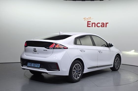 Hyundai Ioniq Q — пробег 107 137 км — фото 2 из 5