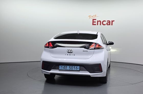 Hyundai Ioniq Q — пробег 107 137 км — фото 4 из 5