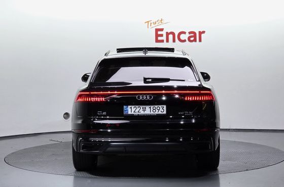 Audi Q8 55 TFSI Quattro Premium — пробег 24 033 км — фото 4 из 5