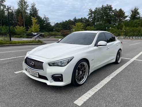 Infiniti Q50 3.5 Hybrid Essence — пробег 40 840 км — фото 1 из 5