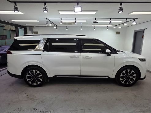 Kia Carnival 9-Seater Signature — пробег 175 937 км — фото 4 из 5