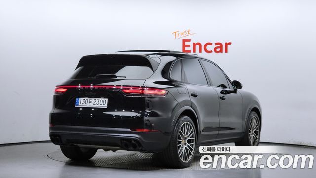 Porsche Cayenne 3.0 PLATINUM EDITION — пробег 20 695 км — фото 2 из 5