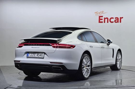 Porsche Panamera 3.0 AWD — пробег 83 253 км — фото 2 из 5