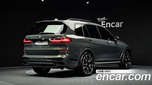 BMW X7 xDrive 40i M Sport Online Exclusive Edition 6 Seater — пробег 37 669 км — фото 2 из 5