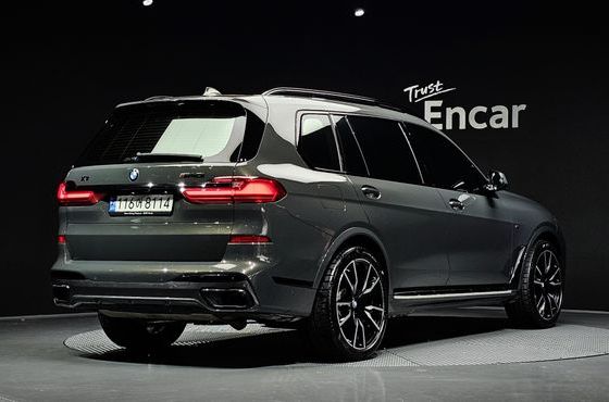 BMW X7 xDrive 40i M Sport Online Exclusive Edition 6 Seater — пробег 37 669 км — фото 2 из 5