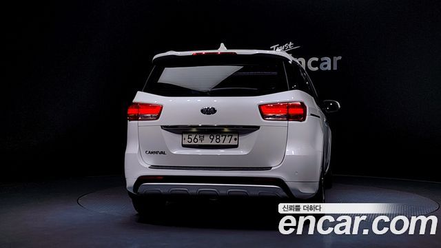Kia Carnival из Кореи Encar