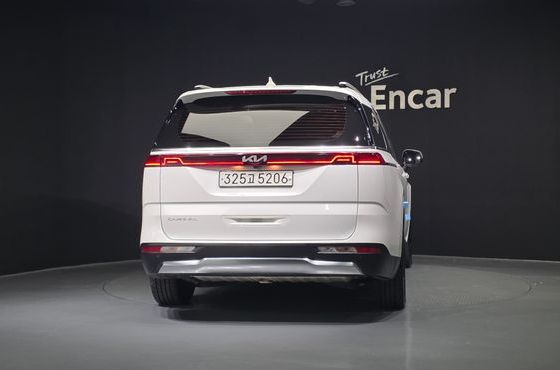 Kia Carnival 9-Seater Signature — пробег 76 188 км — фото 4 из 5