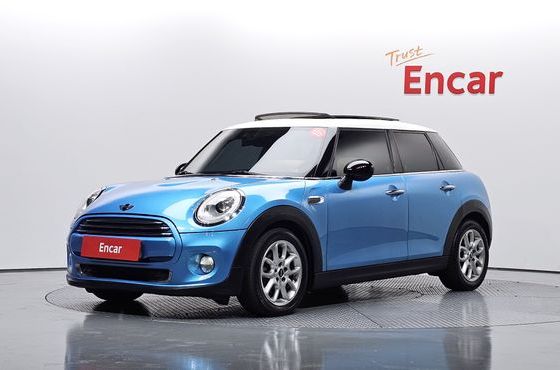 Mini Cooper 5Door HIGH 3rd — пробег 132 897 км — фото 1 из 5