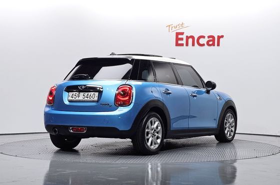 Mini Cooper 5Door HIGH 3rd — пробег 132 897 км — фото 2 из 5