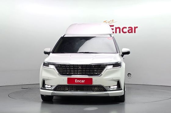 Kia Carnival 9-Seater Hi-Limousine Signature — пробег 105 056 км — фото 3 из 5
