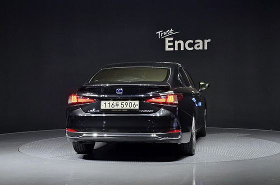 Lexus ES Executive — пробег 84 161 км — фото 4 из 5