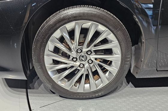 Lexus ES Executive — пробег 84 161 км — фото 5 из 5