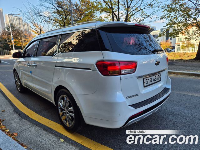 Kia Carnival из Кореи Encar