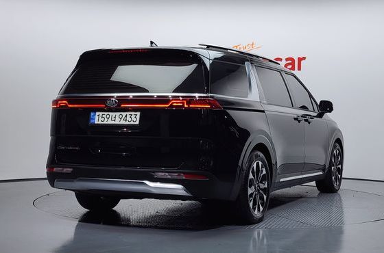 Kia Carnival 9-Seater Signature — пробег 18 244 км — фото 2 из 5