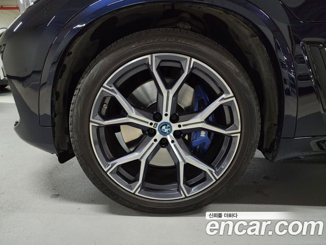 BMW X5 xDrive 45e M Sport — пробег 83 608 км — фото 5 из 5