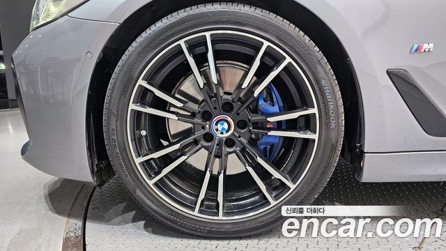 BMW 5-Series 520i M Sport — пробег 68 977 км — фото 5 из 5