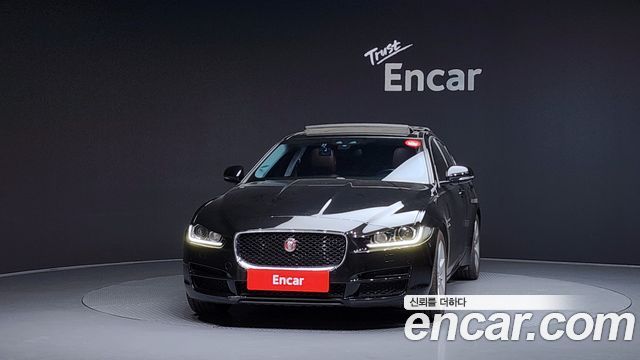 Jaguar XE 20d Portfolio — пробег 44 093 км — фото 3 из 5