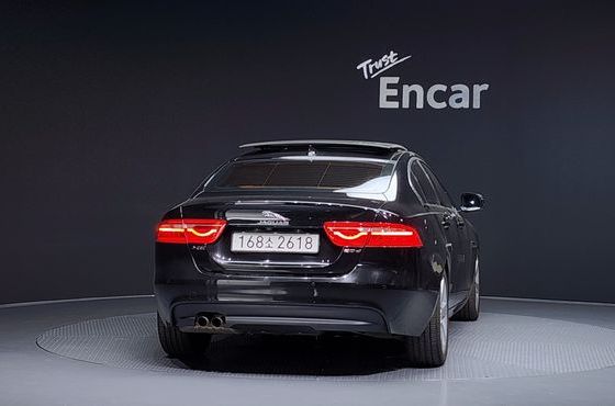 Jaguar XE 20d Portfolio — пробег 44 093 км — фото 4 из 5