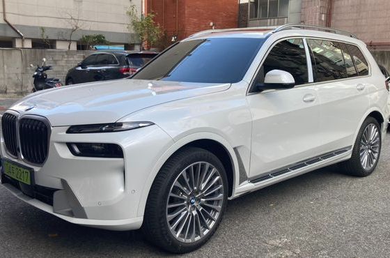 BMW X7 xDrive 40i Design Pure Excellence 6-Seater — пробег 500 км — фото 2 из 5