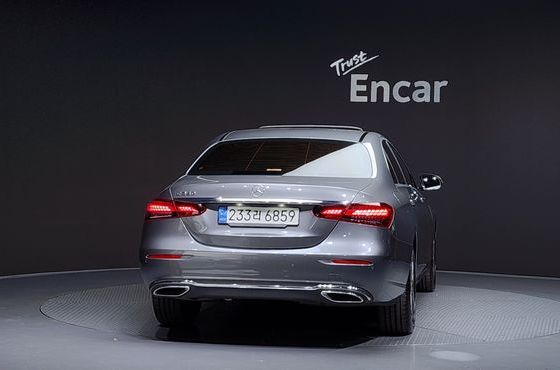 Mercedes-Benz E-Class E250 Avantgarde — пробег 20 390 км — фото 4 из 5
