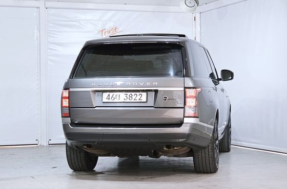 Land Rover Range Rover 3.0 TDV6 Vogue SE DIESEL — пробег 182 050 км — фото 4 из 5