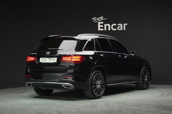 Mercedes-Benz GLC-Class GLC300 4MATIC AMG Line — пробег 58 280 км — фото 2 из 5