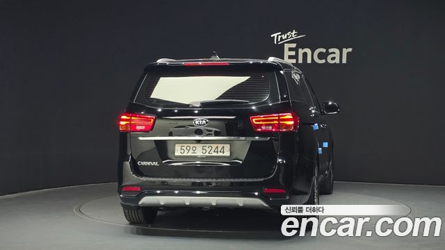 Kia Carnival из Кореи Encar
