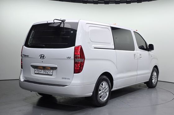 Hyundai Starex 5-Seater VAN Smart — пробег 195 512 км — фото 2 из 5