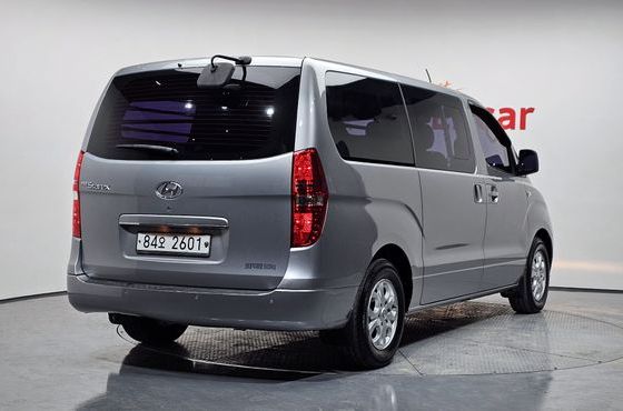 Hyundai Starex 5-Seater VAN CVX Premium — пробег 70 080 км — фото 2 из 5