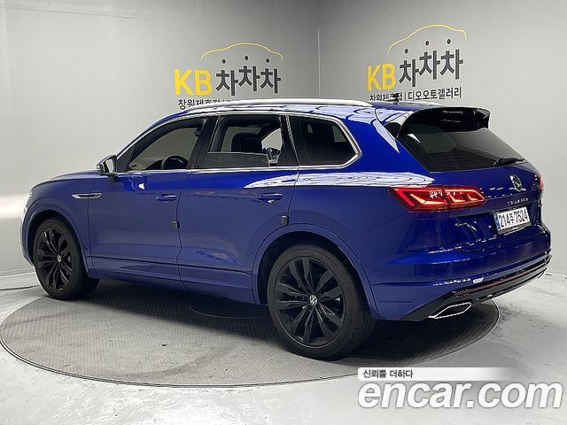 Volkswagen Touareg 3.0 TDI R-Line — пробег 35 710 км — фото 2 из 5